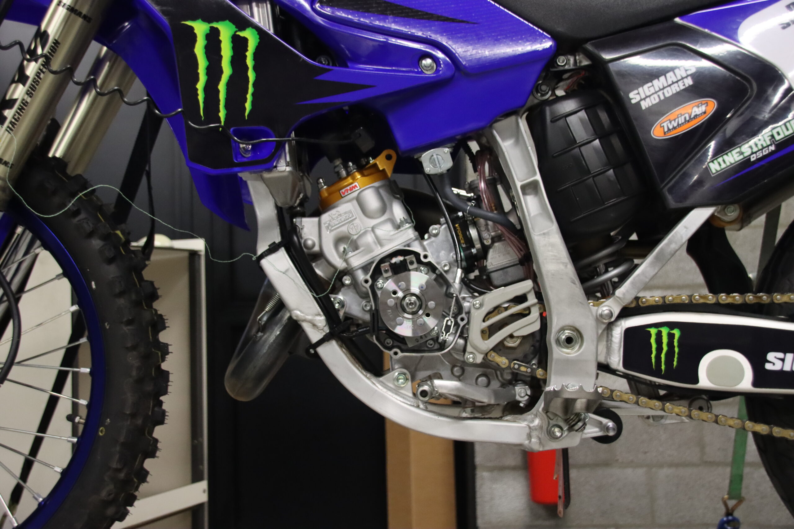 AA33077-P07-VHM-Cylinder-head-Yamaha-YZ125