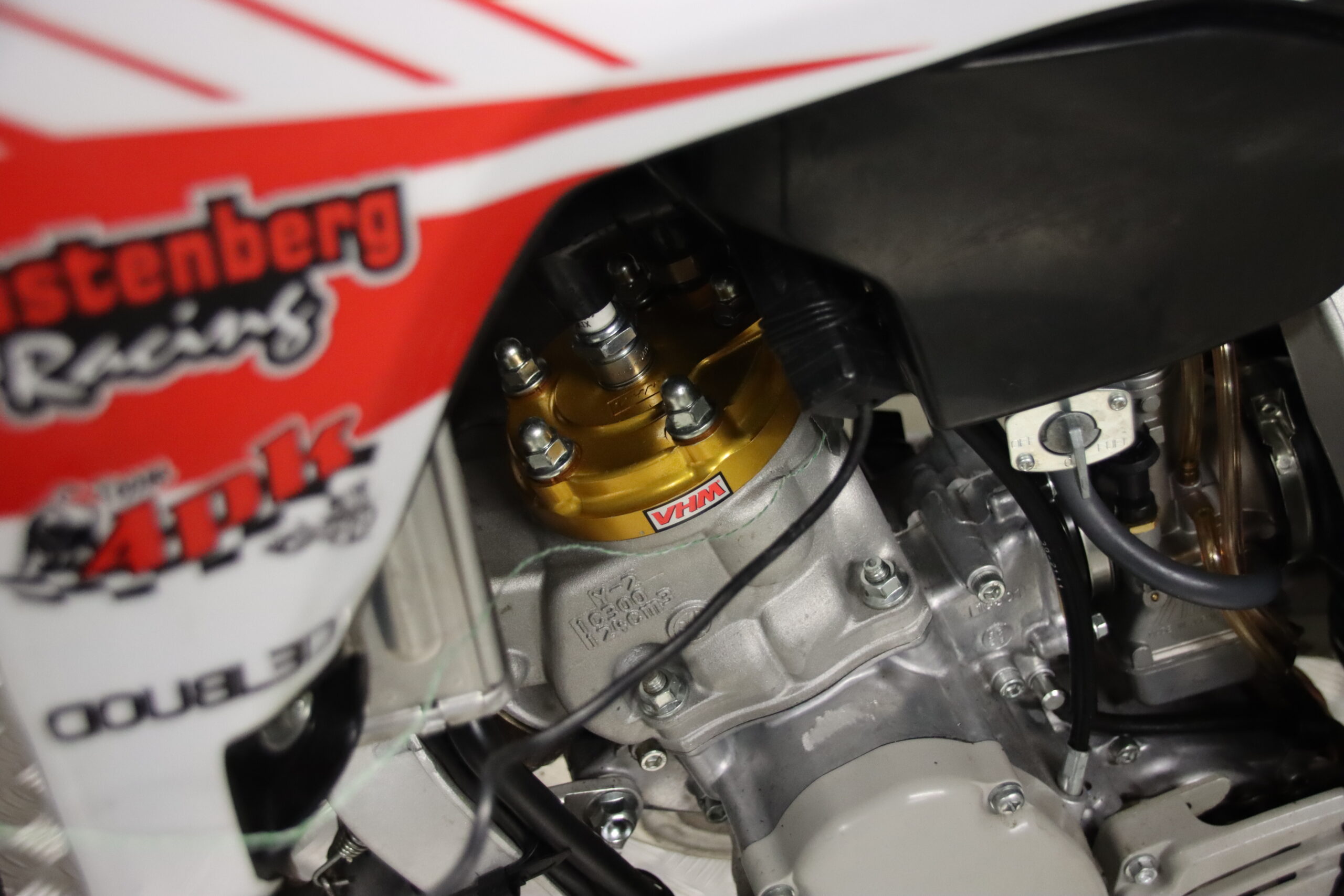 AA33077-P09-VHM-Cylinder-head-Yamaha-YZ125